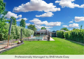 The Macleay - Poolside Entertainer, Pet friendly